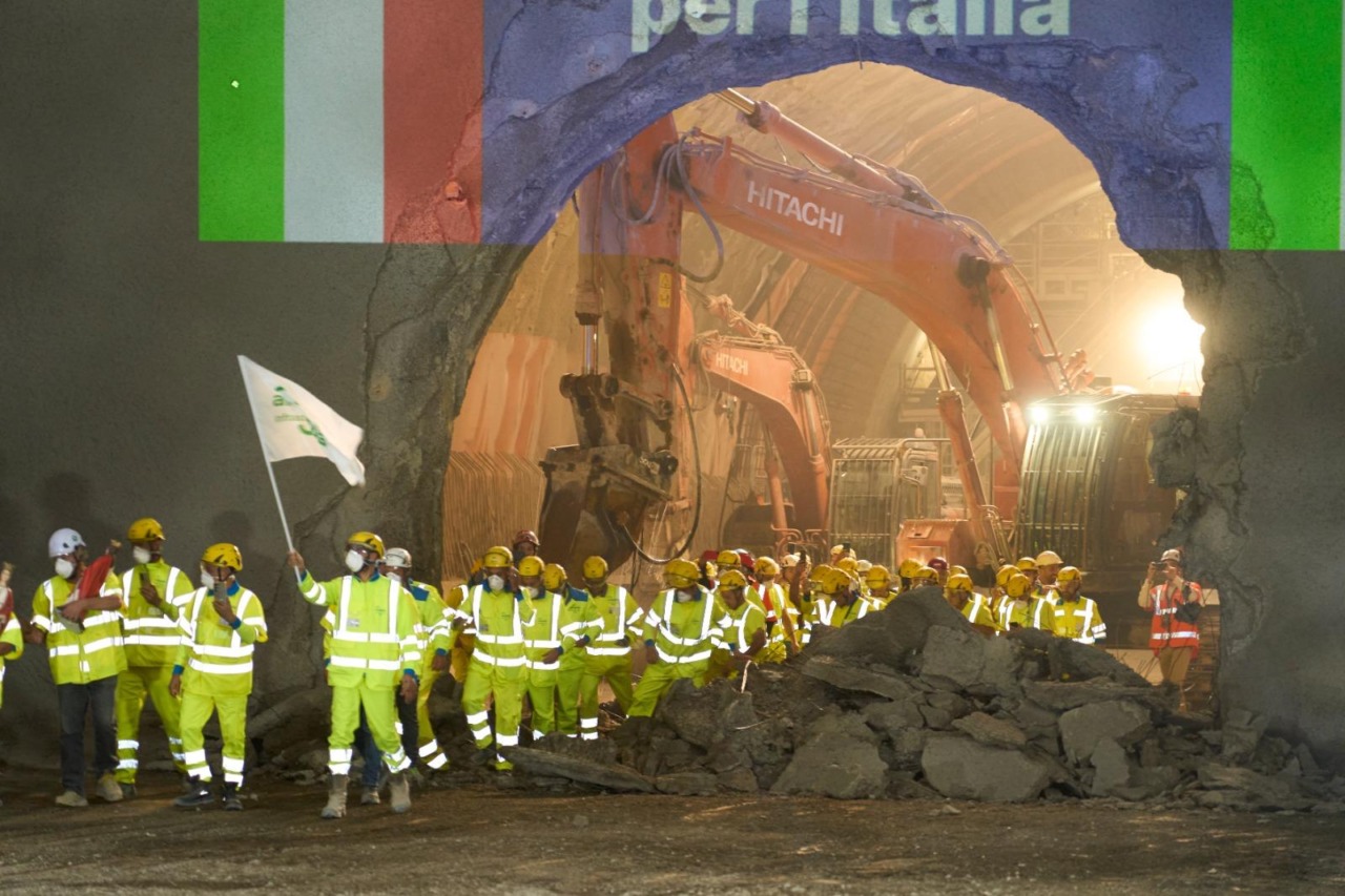 Autostrade per l’Italia: completato lo scavo della nuova galleria San Donato tra Firenze Sud e Incisa